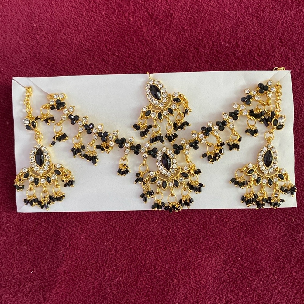 Elegant Gold and Black Jewelry Set